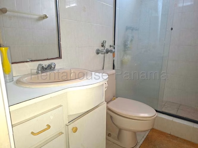 Se Vende Apartamento en El Cangrejo DPA27-2429