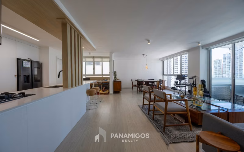 Apartamento en venta con den en PH Sol Marina - Avenida Balboa - Imagen 2