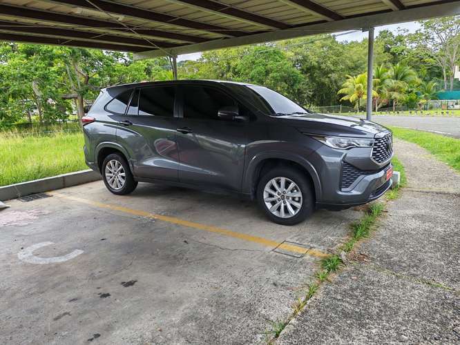 Toyota innova 