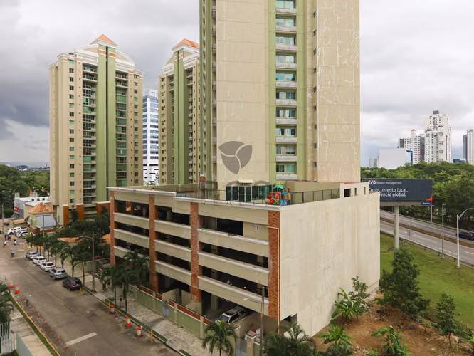 PH Costa View, Costa del Este: Apartamento grande a excelente precio 