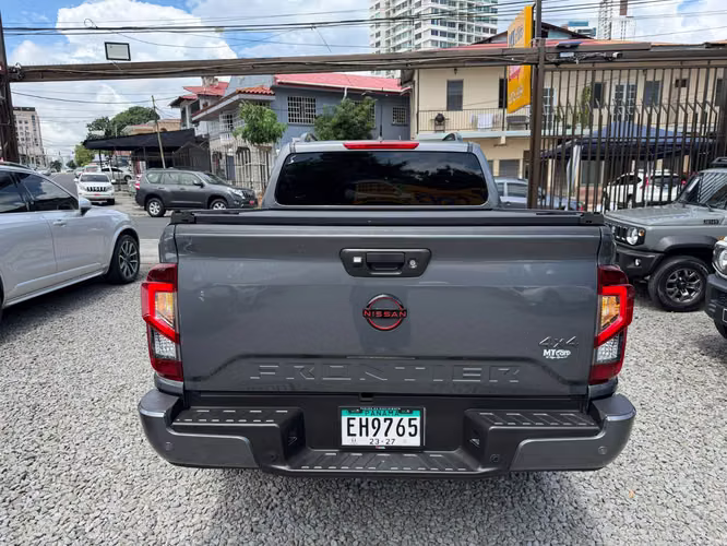 Nissan frontier pro4x 2024 full extras - Imagen 5