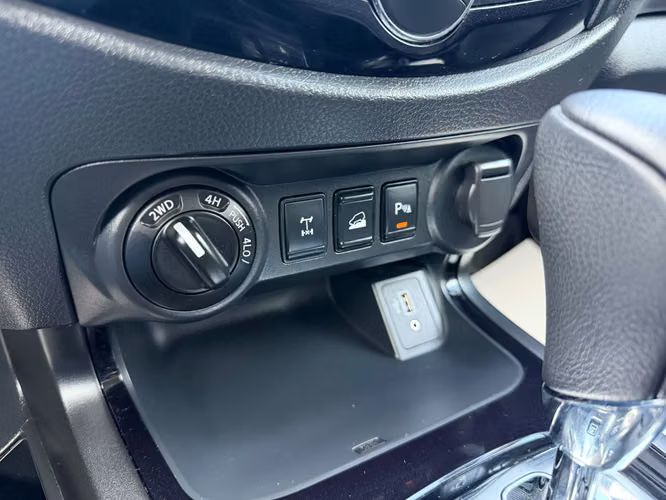 Nissan frontier pro4x 2024 full extras - Imagen 12