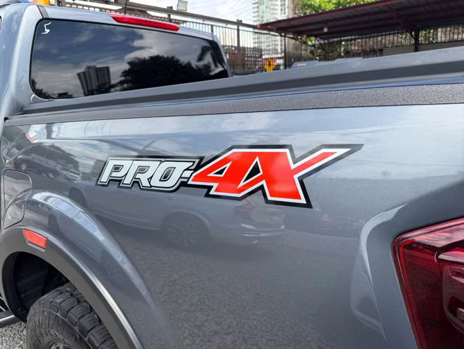 Nissan frontier pro4x 2024 full extras - Imagen 9
