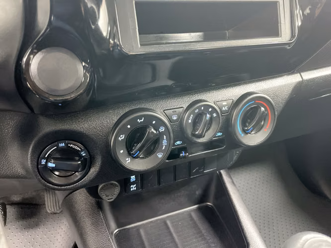 TOYOTA HILUX - 2025 - PPHX - Automarket - Imagen 9