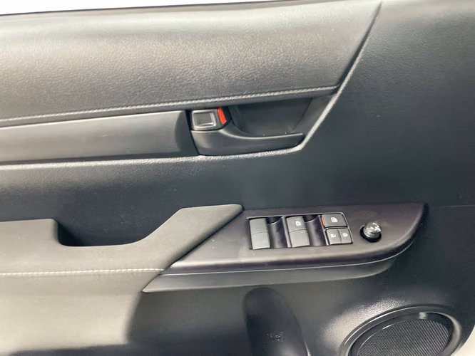 TOYOTA HILUX - 2025 - PPHX - Automarket - Imagen 4