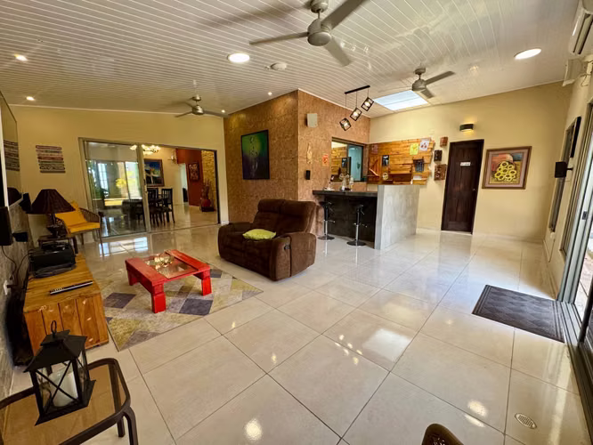 Alquiler de Casa amoblada en Brisas del Golf - Imagen 11