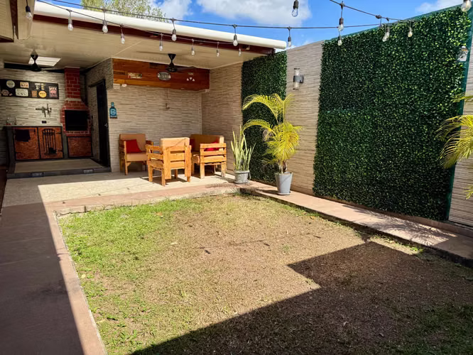 Alquiler de Casa amoblada en Brisas del Golf - Imagen 17