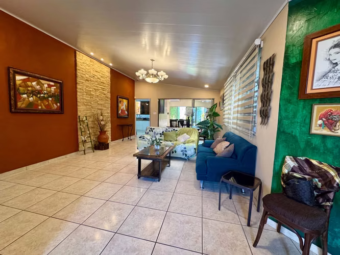 Alquiler de Casa amoblada en Brisas del Golf - Imagen 6
