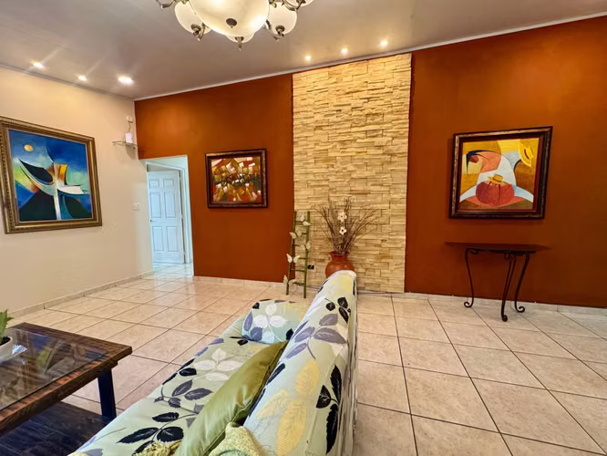 Alquiler de Casa amoblada en Brisas del Golf - Imagen 9