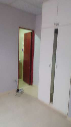Cuarto en las Acacias, baño, pequeña cocina, entrada independiente.