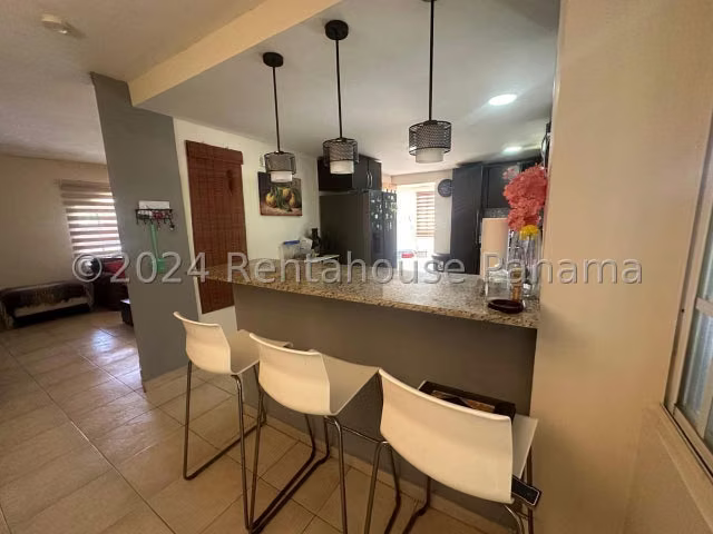 Casa en venta en Villa Zaita 24MAM9504