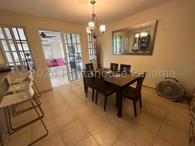 Casa en venta en Villa Zaita 24MAM9504
