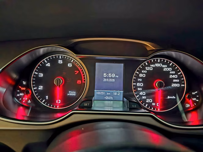 Audi A4 1.8 Turbo - Imagen 9