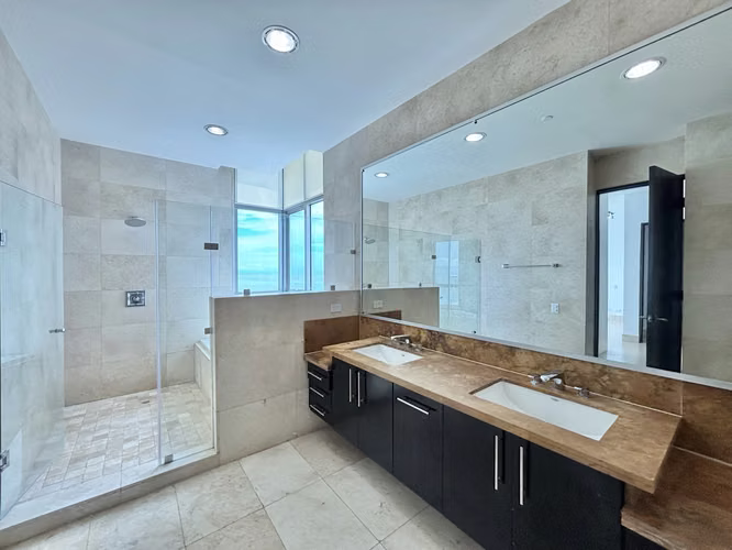 Exclusivo y Amplio Apartamento Frente al Mar en PH Ten Tower – Costa del Este