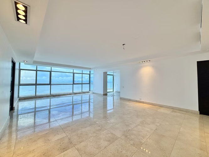 Exclusivo y Amplio Apartamento Frente al Mar en PH Ten Tower – Costa del Este