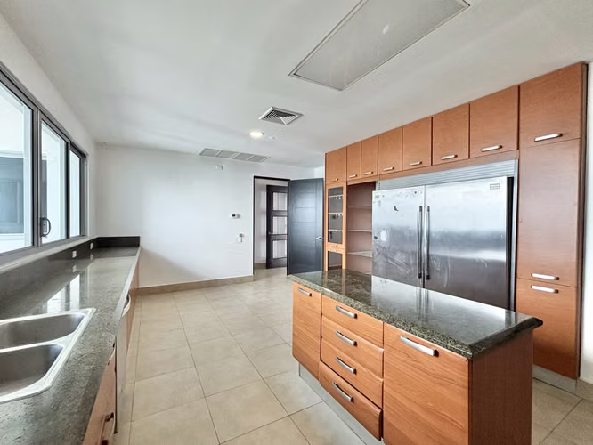 Exclusivo y Amplio Apartamento Frente al Mar en PH Ten Tower – Costa del Este