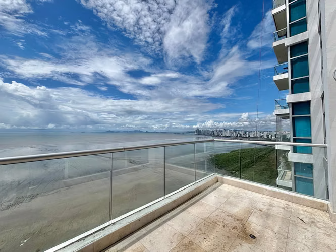 Exclusivo y Amplio Apartamento Frente al Mar en PH Ten Tower – Costa del Este