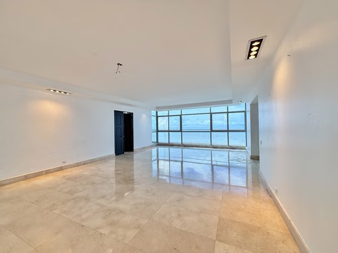 Exclusivo y Amplio Apartamento Frente al Mar en PH Ten Tower – Costa del Este