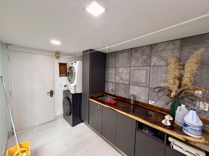 Venta hermosa casa en Clayton, 4 recamaras, jardín 