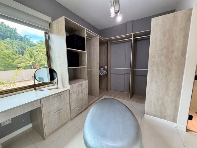 Venta hermosa casa en Clayton, 4 recamaras, jardín 