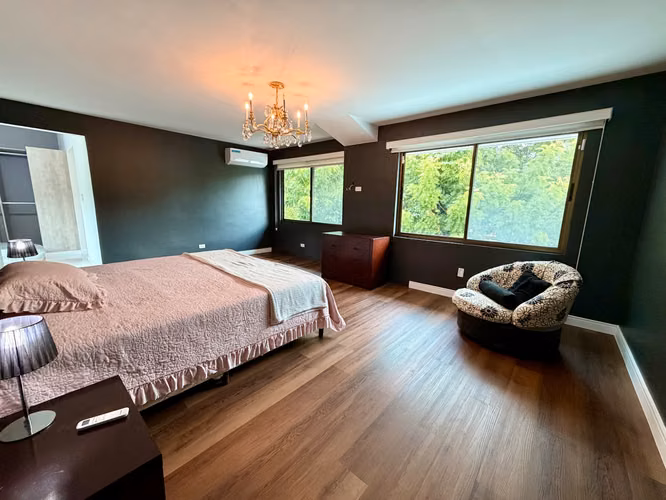Venta hermosa casa en Clayton, 4 recamaras, jardín 