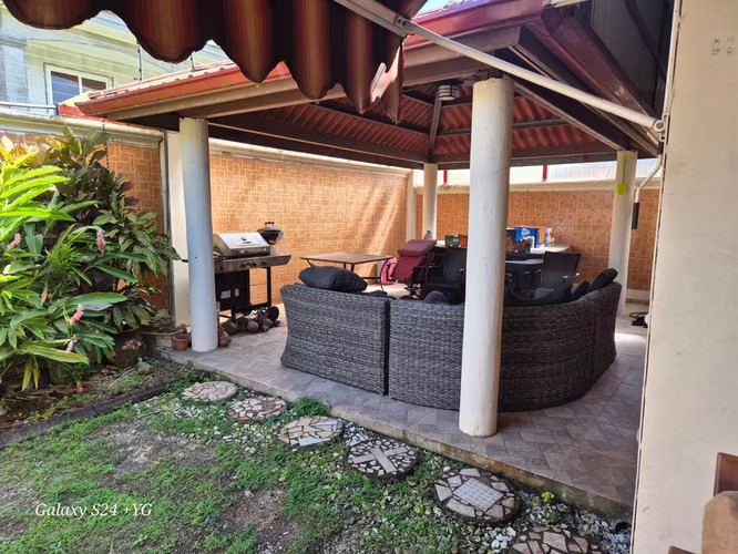 VENTA DE CASA EN PH RESIDENCIAL LAS HUACAS  - Imagen 12