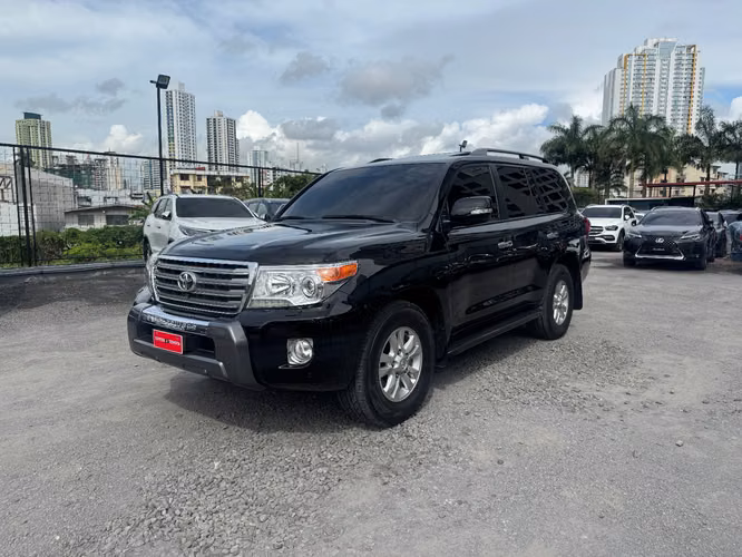 TOYOTA LAND CRUISER 2015