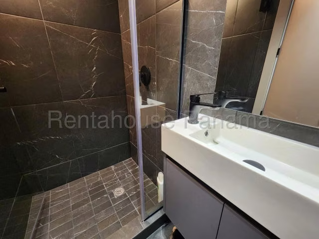 Alquiler de Apartamento en Coco del Mar, PH Dovle Cincuentenario 27LGG2592