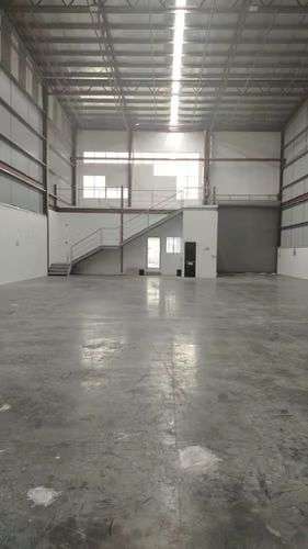 Alquilo Bodega con Electricidad Trifasica 