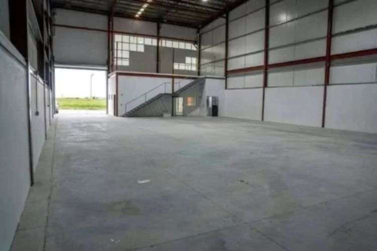 Alquilo Bodega con Electricidad Trifasica 
