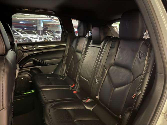 PORSCHE CAYENNE S E-HYBRID 2018 - Imagen 17