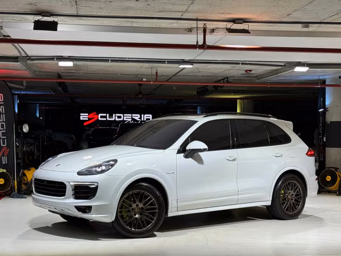 PORSCHE CAYENNE S E-HYBRID 2018