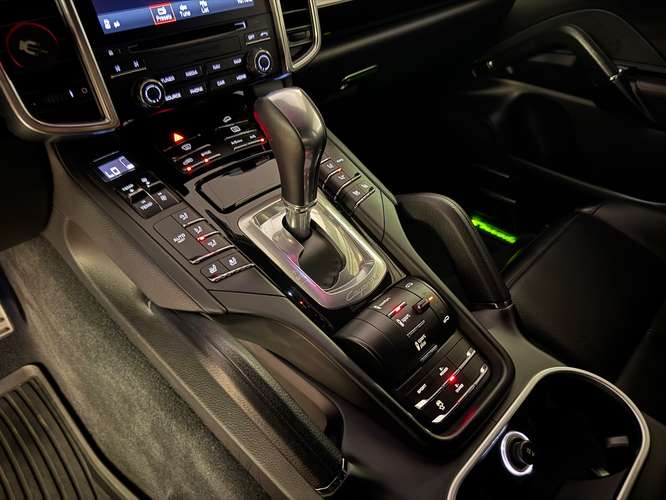 PORSCHE CAYENNE S E-HYBRID 2018 - Imagen 13