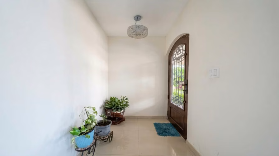 Casa en El Carmen I con 6 parking y remodelada  - Imagen 2