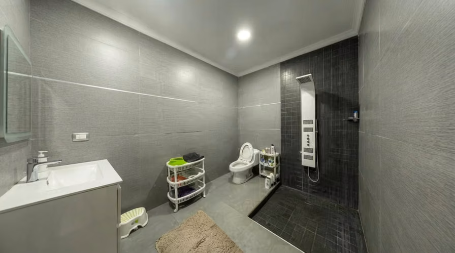 Casa en El Carmen I con 6 parking y remodelada  - Imagen 9