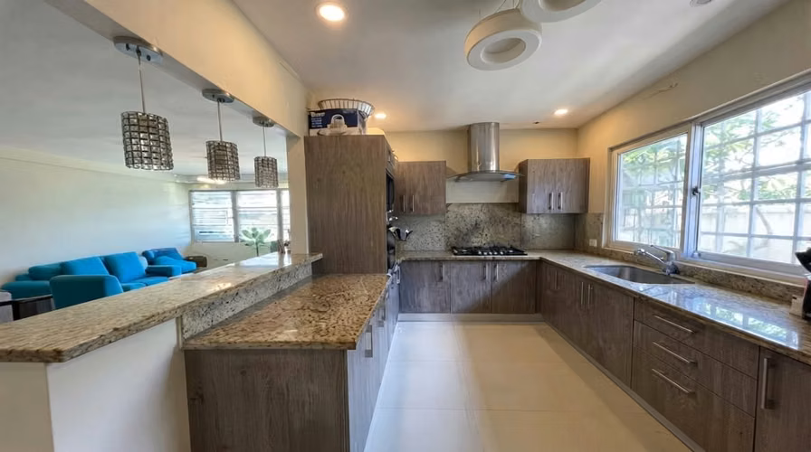 Casa en El Carmen I con 6 parking y remodelada  - Imagen 5
