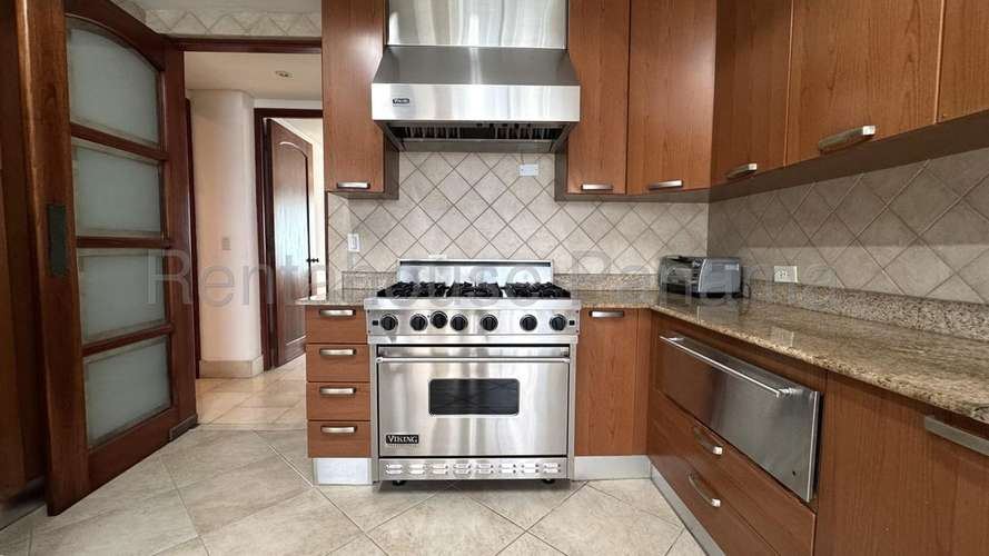 265358. Se alquila apartamento amoblado 295m, 3 rec., deposito, vista al mar - Imagen 6