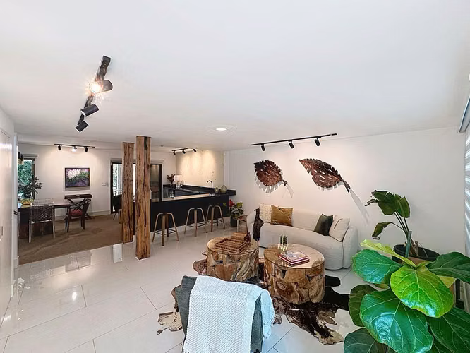 Sale of house in Clayton in Papaya Area