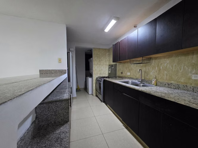 APT AAA 3R2B1P LUJOSO SEMI AMOBLADO CON FULL LINEA BLANCA EN CONDADO 1000