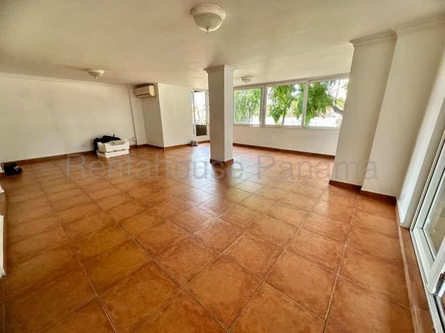 Venta de Apartamento en Obarrio, PH Irotama 26LGG3294 - Imagen 3