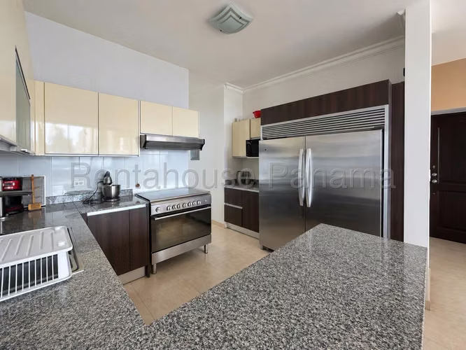 VENDO ESPECTACULAR APARTAMENTO EN BELLA VISTA 