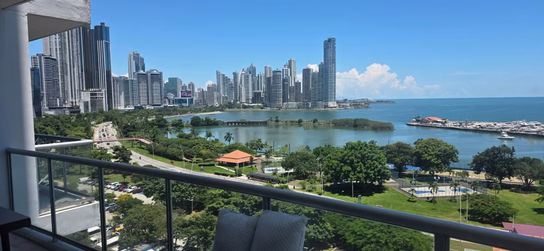 Sell Apartment in Sky Residential in Ave balboa sea view