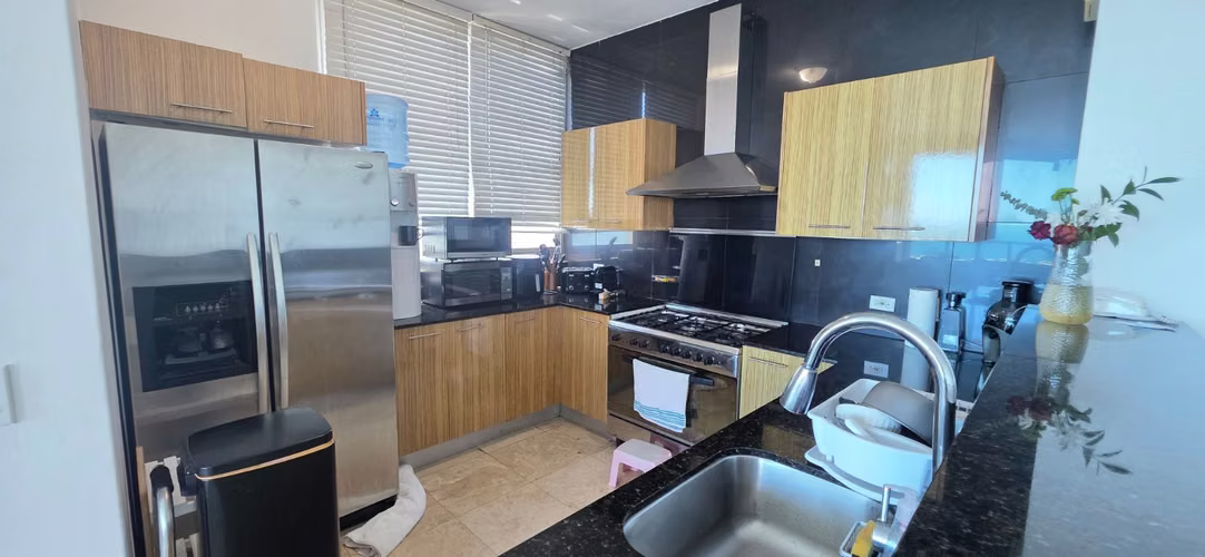 Se Vende Apartamento en Sky Residense en Ave balboa vista al mar - Imagen 3