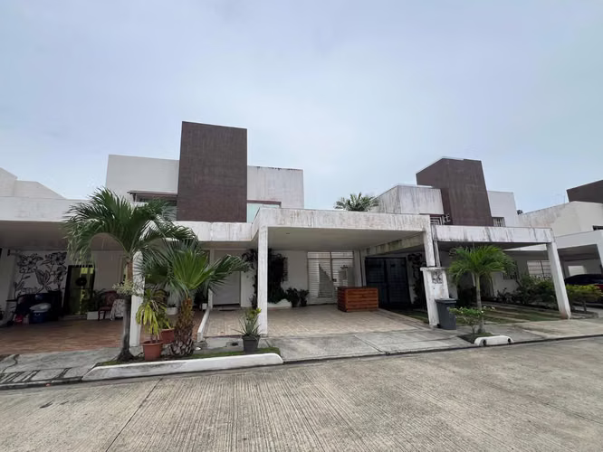 CASA AMOBLADA más APARTAMENTO AMOBLADO para ALQUILER en Vista Alegre Arraiján, PH Residencial Las Lajas