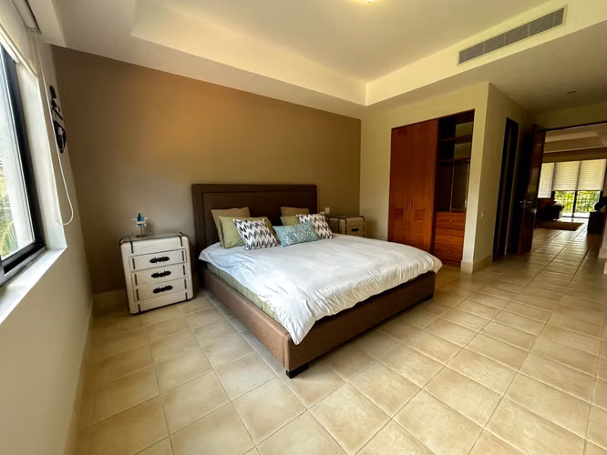 Venta: Paseo de las Casas | 248 m² con vista al golf | $580,000