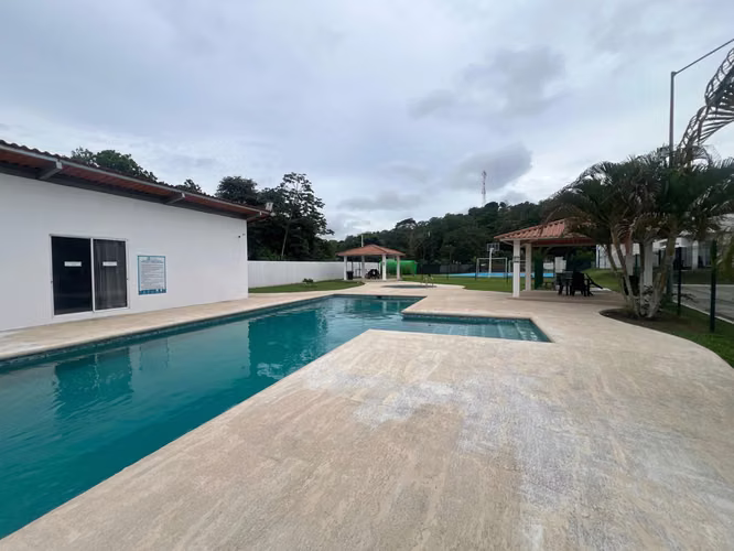 CASA AMOBLADA para ALQUILER en Vista Alegre Arraiján, PH Residencial Las Lajas 