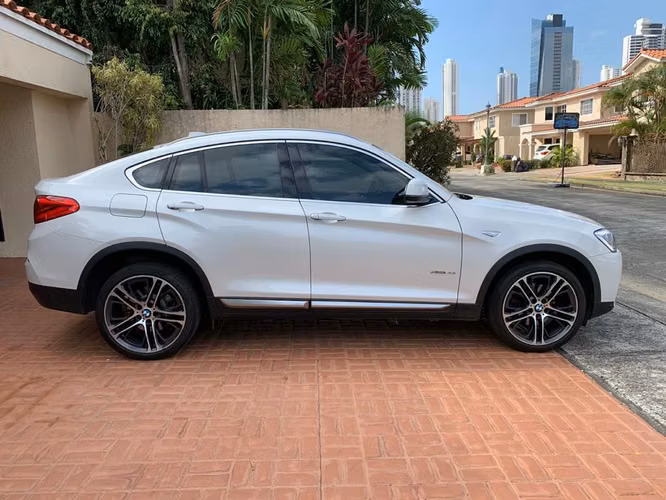 BMW X4 2016 - Excelente Estado y Bajo Kilometraje - Imagen 3