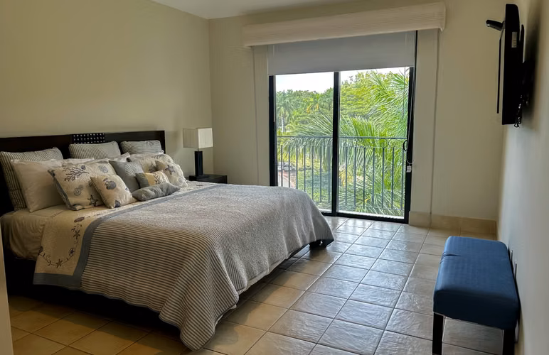 VENTA: Buenaventura | Apartamento de dos niveles con vista al golf | $745,000