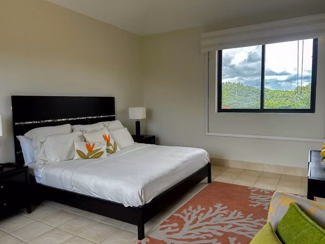 VENTA: Buenaventura | Apartamento de dos niveles con vista al golf | $745,000