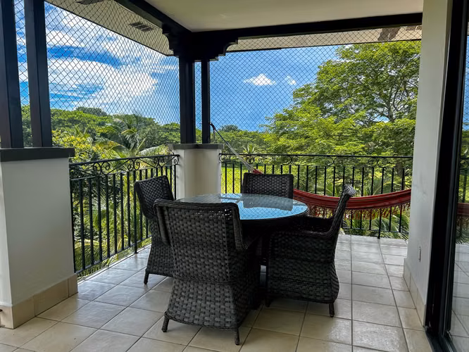 VENTA: Buenaventura | Apartamento de dos niveles con vista al golf | $745,000